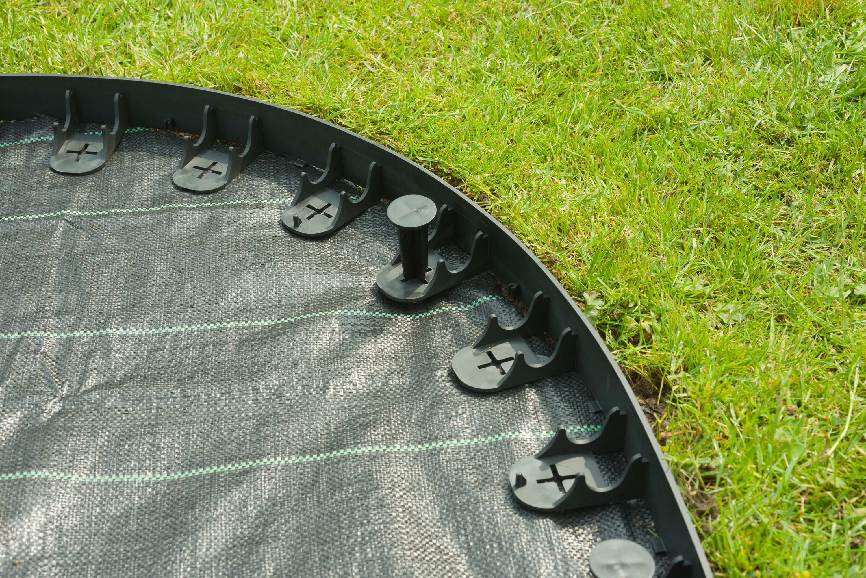 Grasranden incl. 16 Grondpennen zwart 4 stuks H4.5x4m