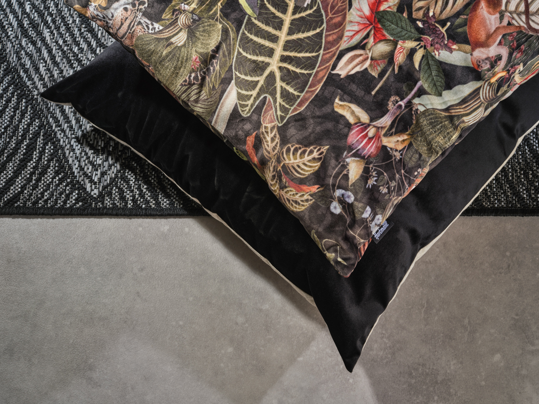 Sierkussen Jolie Black 45x45x16