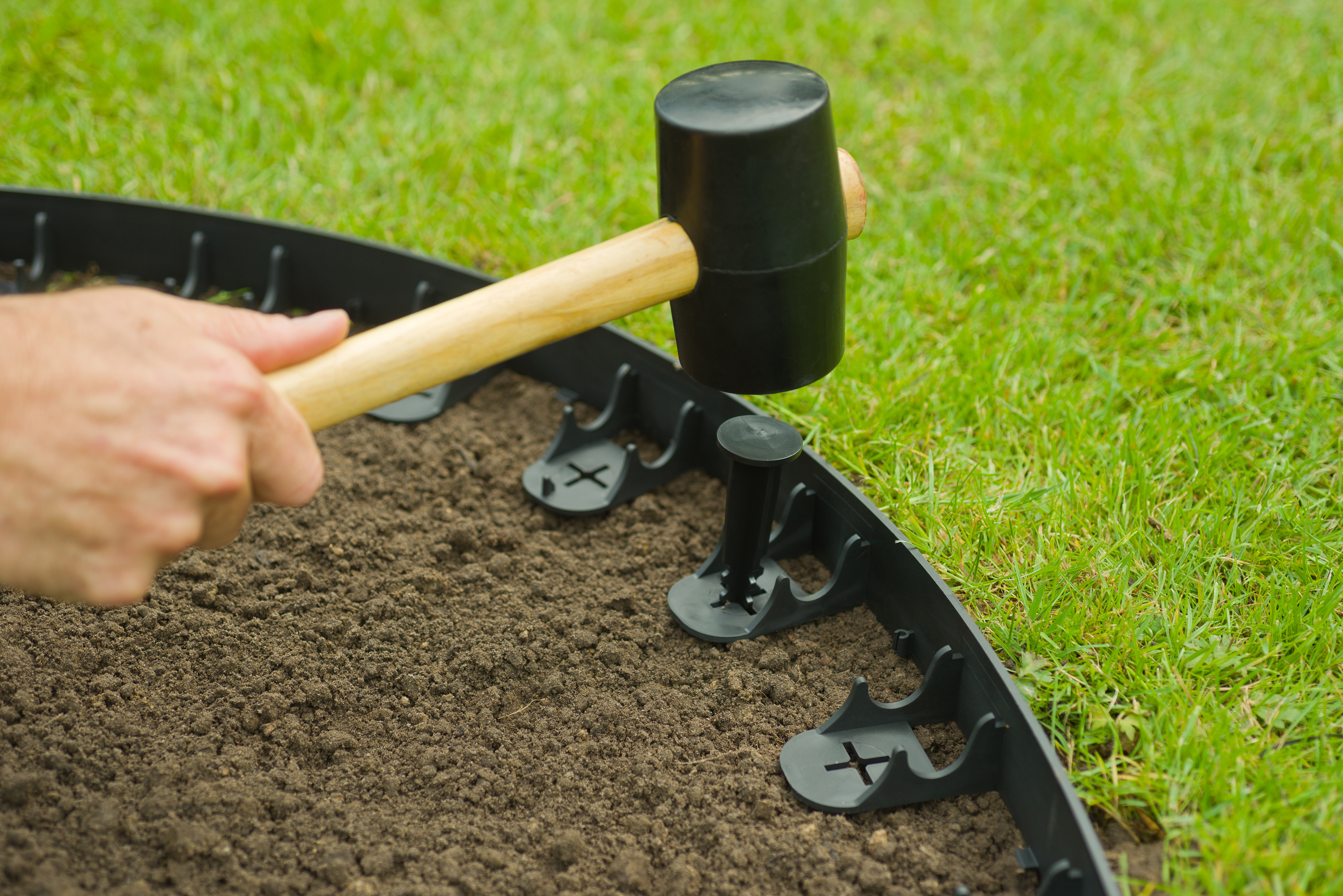 Grasranden incl. 16 Grondpennen zwart 4 stuks H4.5x4m