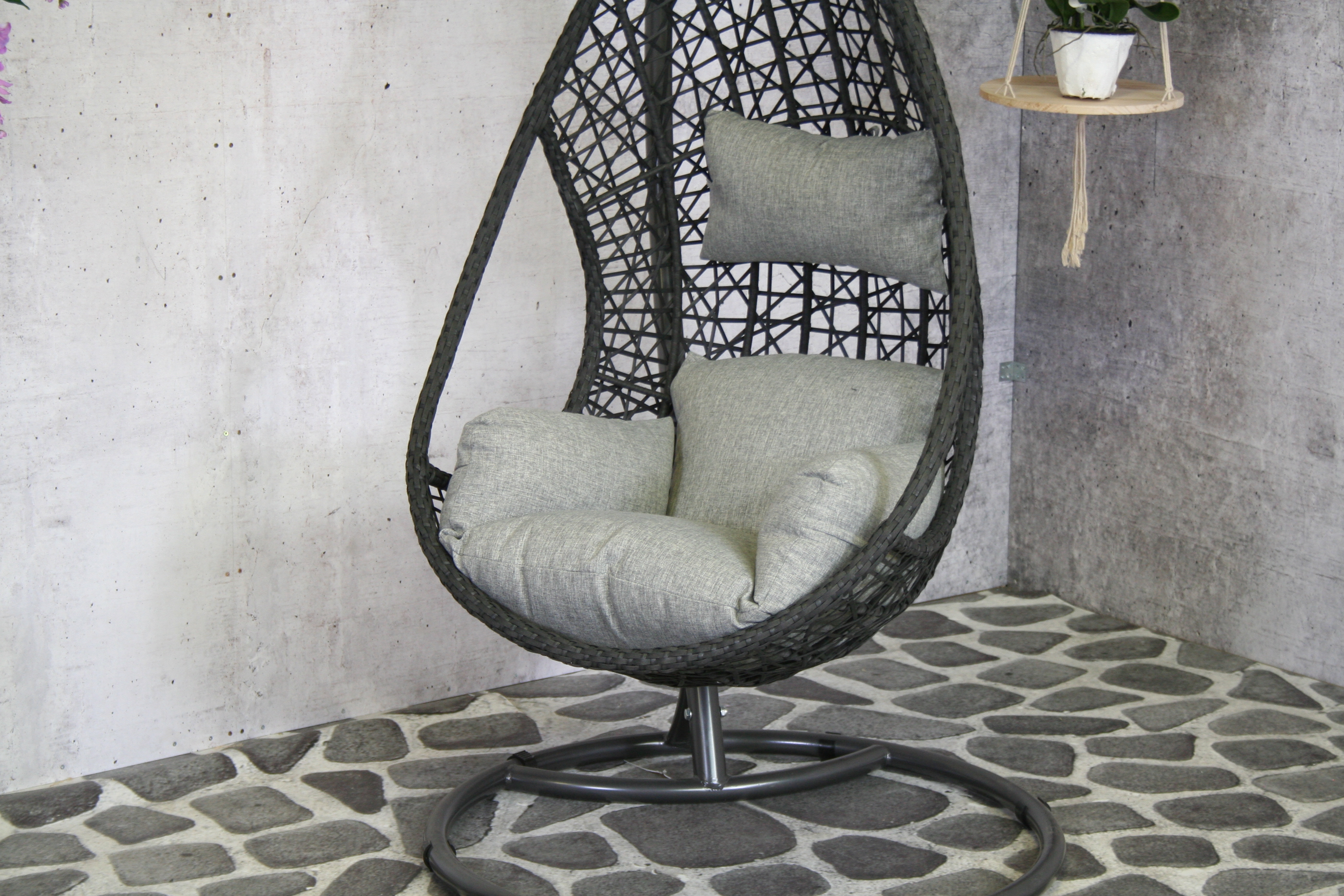 Mona Relax Hangstoel Black