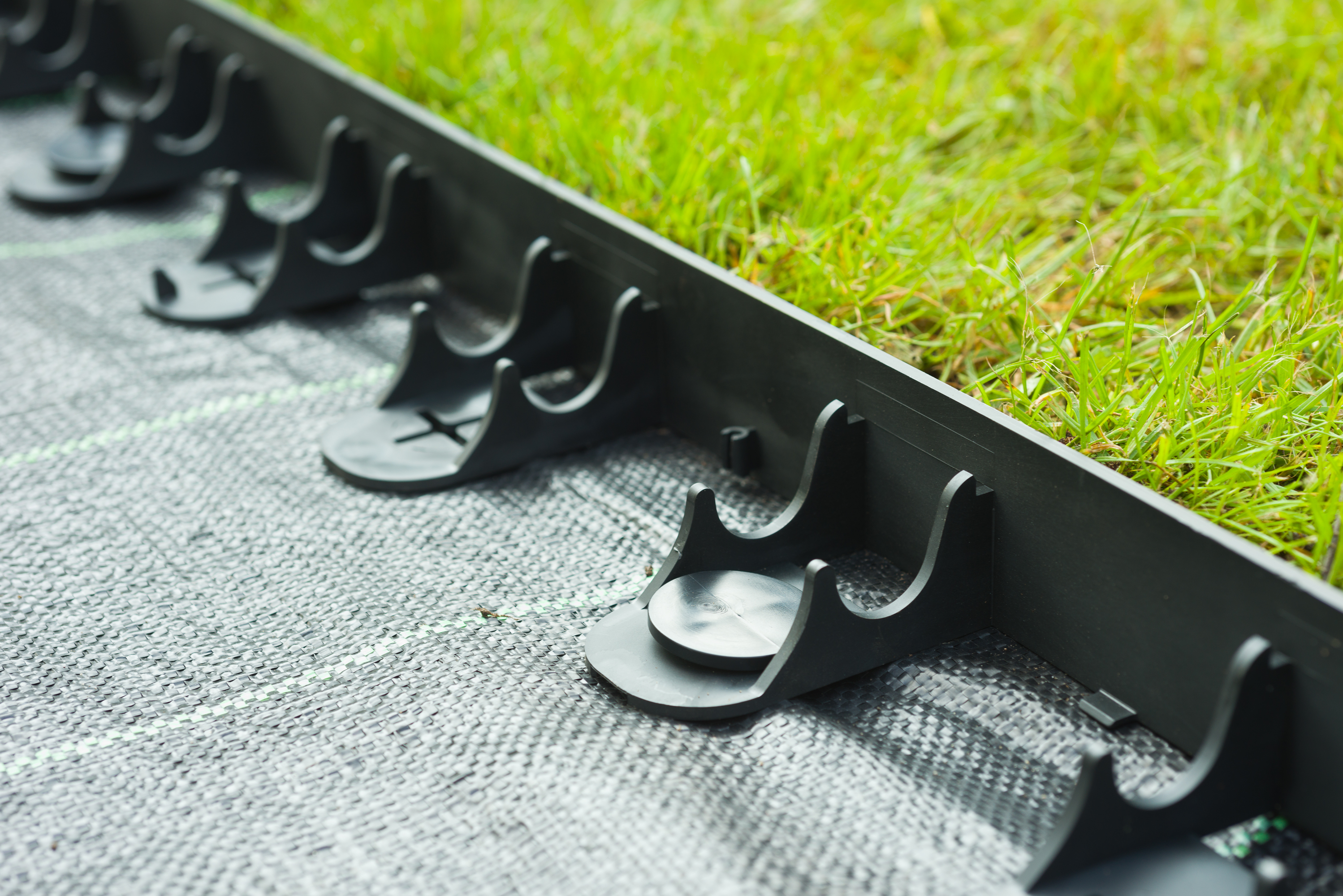 Grasranden incl. 16 Grondpennen zwart 4 stuks H4.5x4m