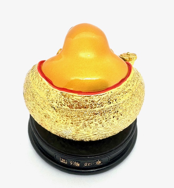 Mi-Lo-fo (Maitreya) Goud zittend op zwart altaar met Ruyi