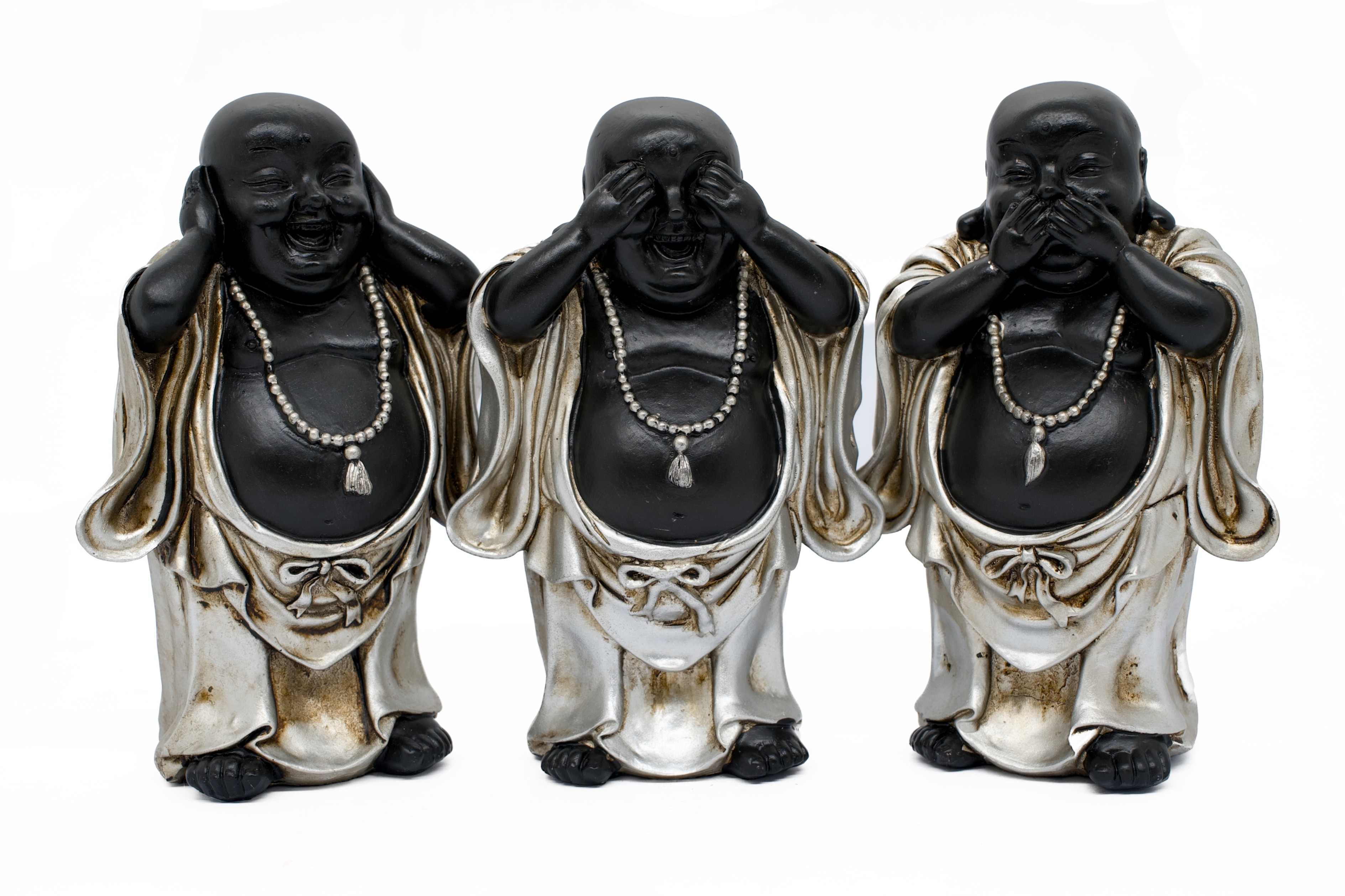 middel Horen, Zien, Zwijgen lachende Boeddha zilver/zwart staand
