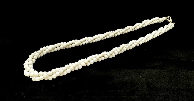 stenen ketting 3 lagen howliet wit